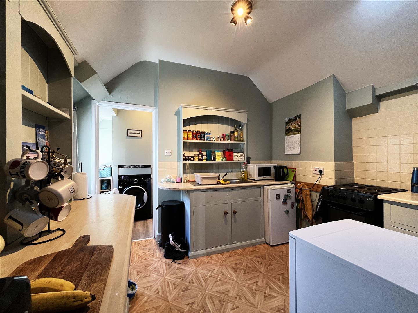 The Square, Kenilworth 1